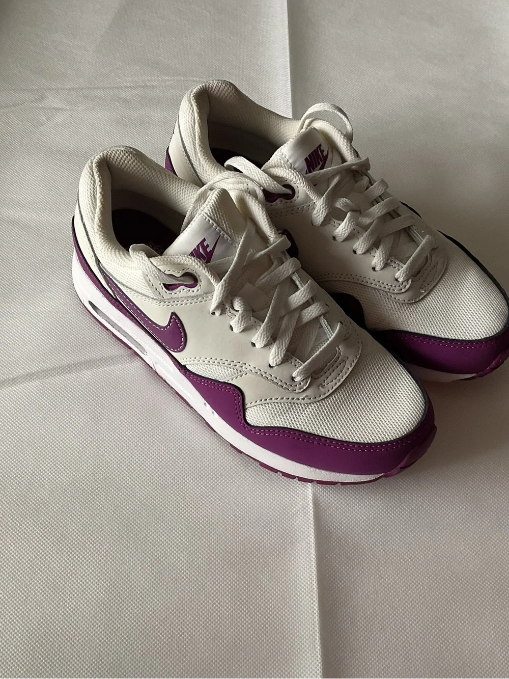 Nike Air Max 1 White & Berry color Athletic Sneakers